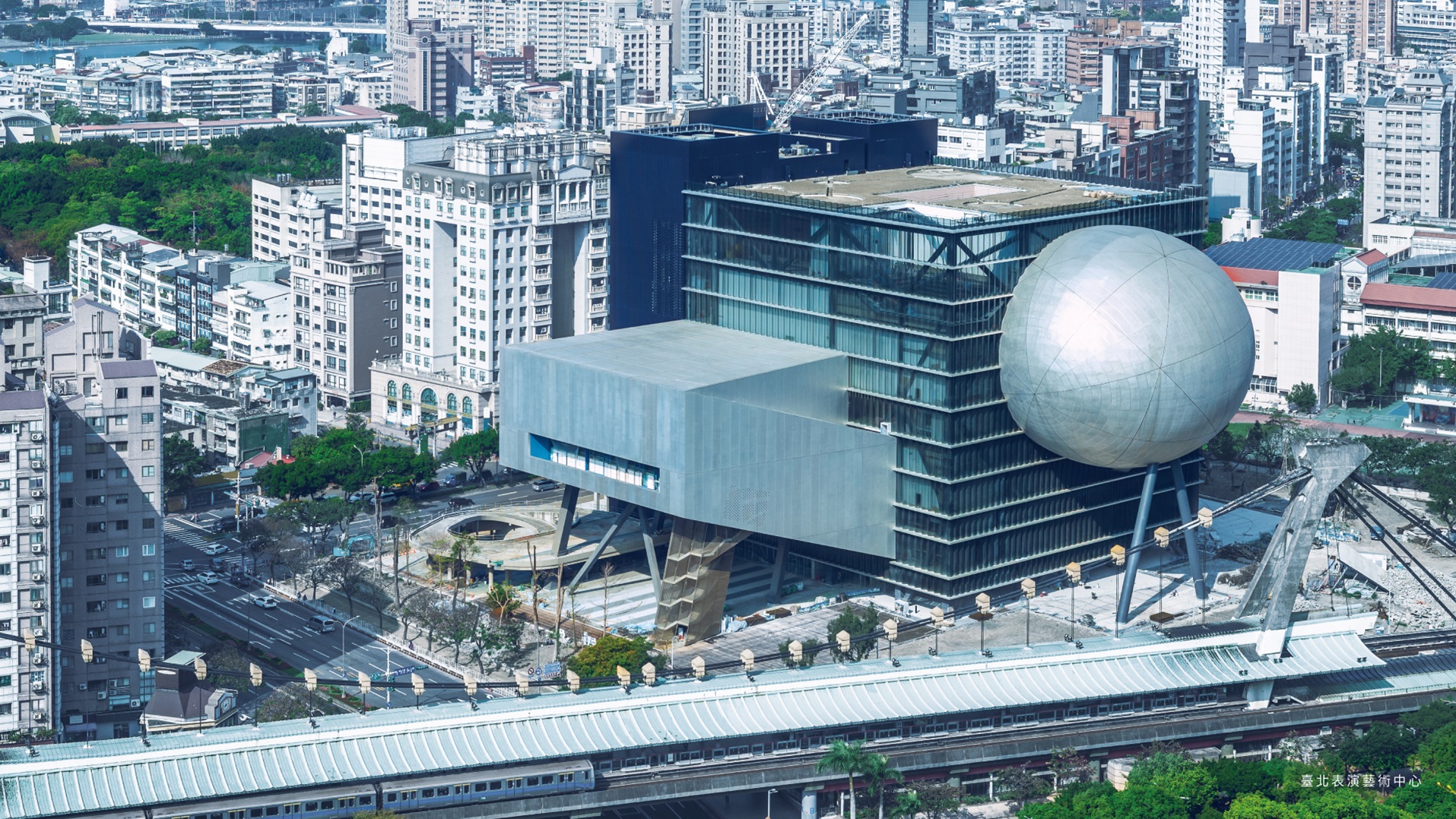 遠雄明玥－約五分鐘直抵士林天母，天母SOGO、大葉高島屋 台北藝術中心、國際學校、陽明、榮總 藝文、商圈、教育、醫療資源一應俱全